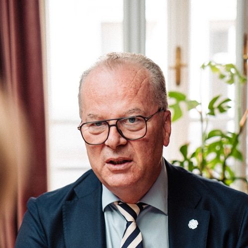 AlfredWaschl-headshot